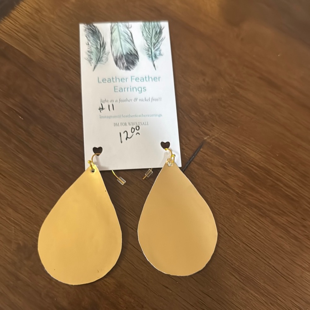 🆕Leather Feather Gold Teardrop Earrings